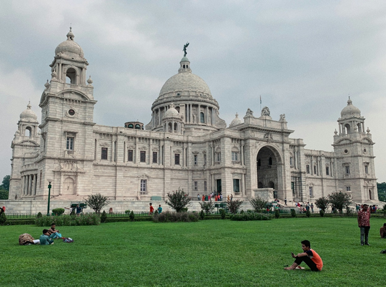 Monument to Queen Victoria in Kolkata